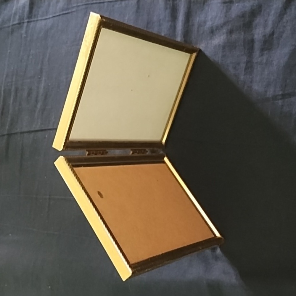 Vintage Ornate Double Picture Frame Gold Tone Hinged Metal Folding Approx 5x7.5 - Picture 2 of 7